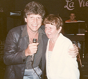 themetidy-paira-framework-disco-responsive-html-template-performer-3